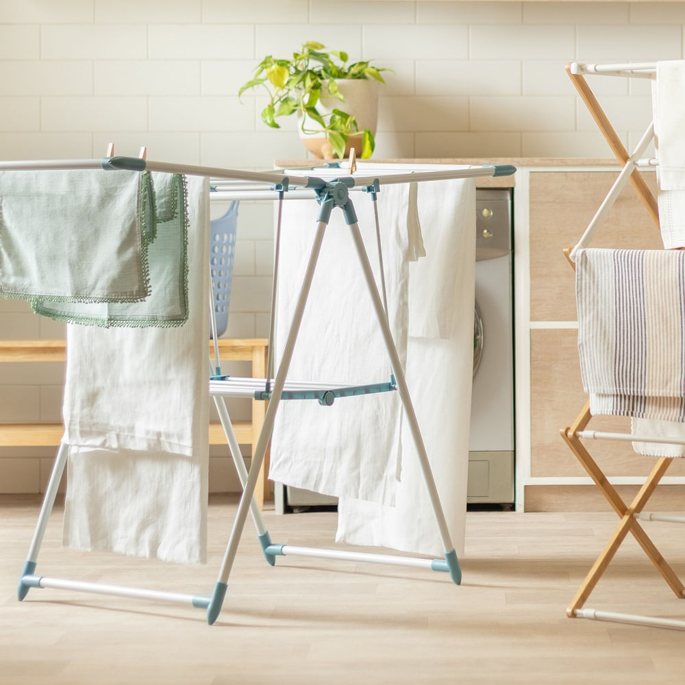 Ningún espacio se queda pequeño gracias al nuevo tendedero de piso plegable;  con capacidad de hasta 20 metros es ideal para ropa de cama y toallas., By Rimax