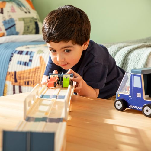 Set Camión de Madera Transportador con Pista de Carreras