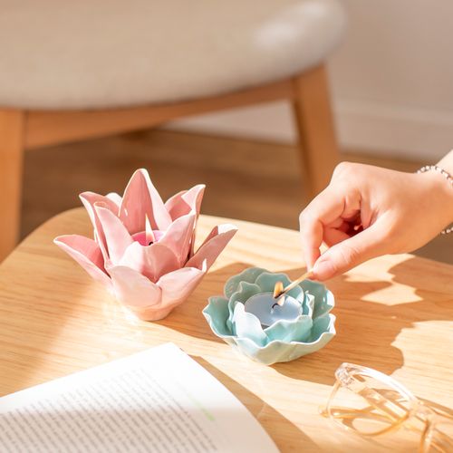 Portavela de Céramica con Forma de Flor 12.5 x 5.5 cm