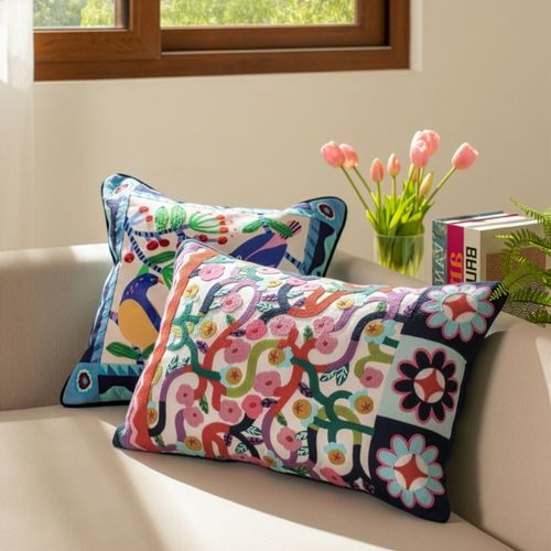 Cojín Bordado con Diseño 40 x 60 cm