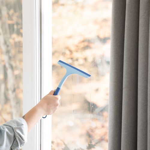 Limpia Vidrios con mango