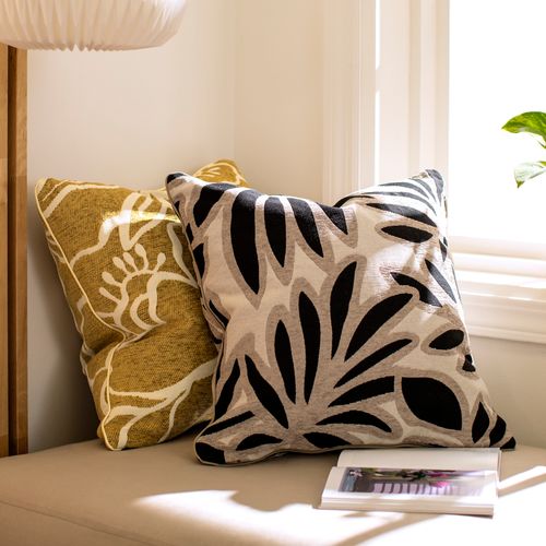 Cojín Tejido Jacquard con Diseño 45 X 45 CM