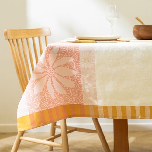 Mantel Jacquard con Diseño en Paneles