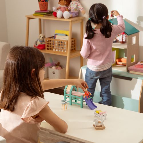 Set Mobiliario de Madera para Casa de Muñeca Castilá